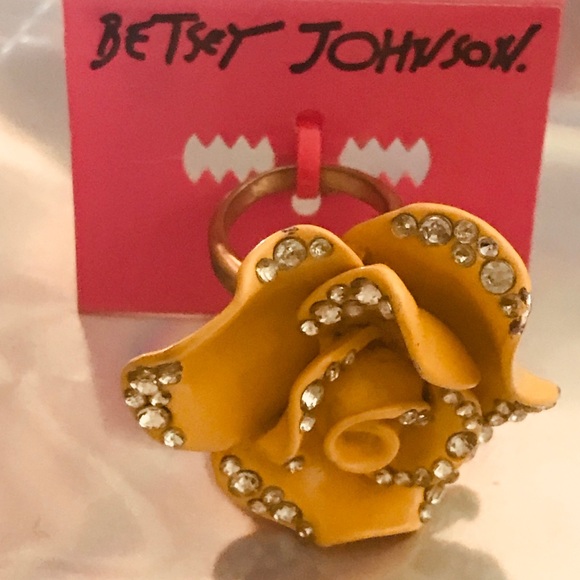 Yellow rose vintage Betsey Johnson ring crystal rhinestone pinup rockabilly doll - Picture 2 of 6